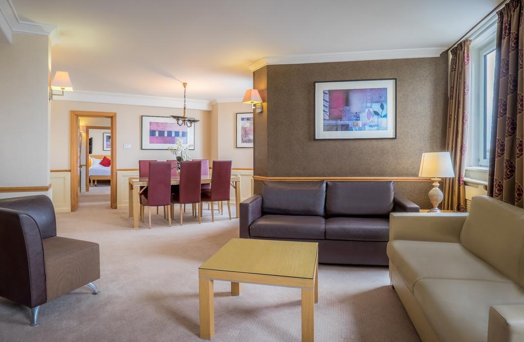 Grand Hotel Blackpool Exterior foto A living room in a hotel